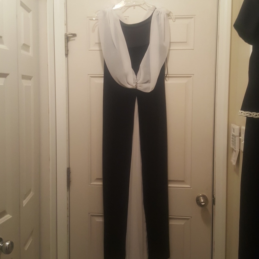 Dress - Picture 2 of 4